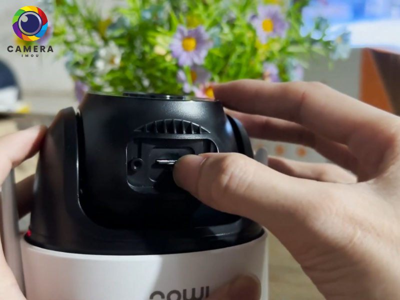 cách lắp thẻ nhớ camera IMOU